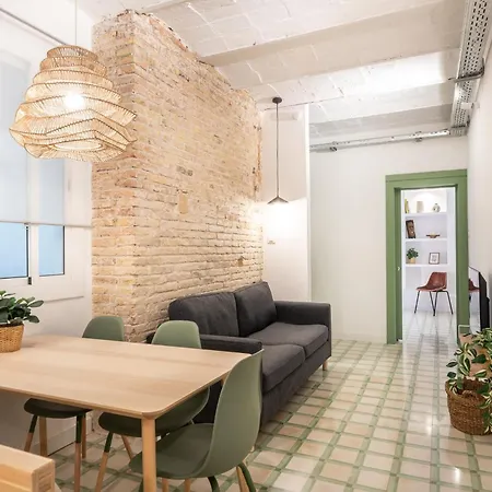 Charming Renovated Apt Minutes From The Center * Barcelona
