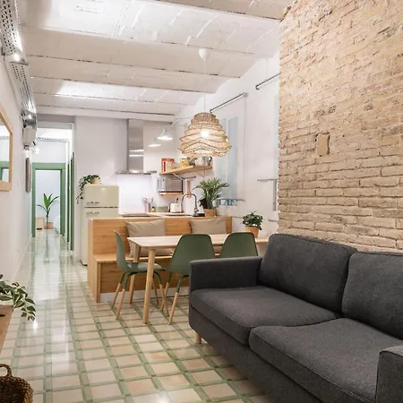 Apartment Charming Renovated Apt Minutes From The Center