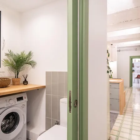 Apartment Charming Renovated Apt Minutes From The Center Barcelona