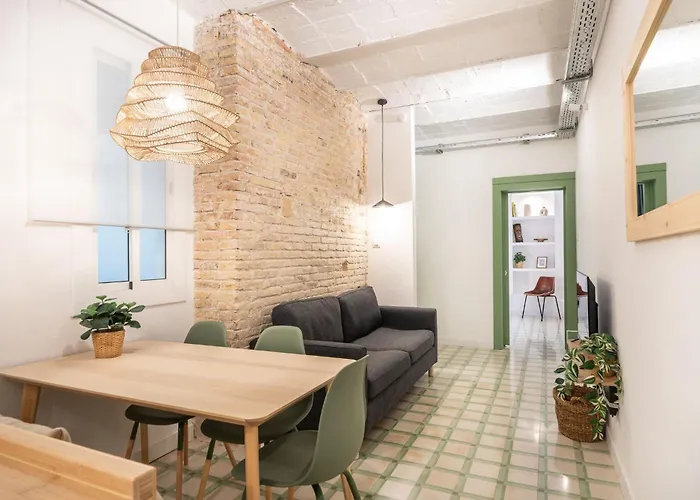 Charming Renovated Apt Minutes From The Center * Barcelona