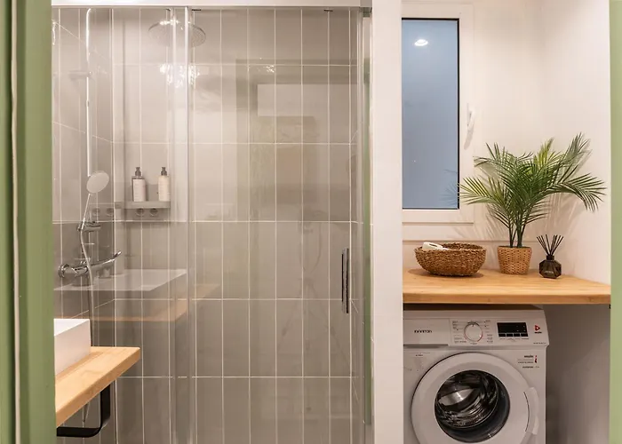 Lägenhet Charming Renovated Apt Minutes From The Center *